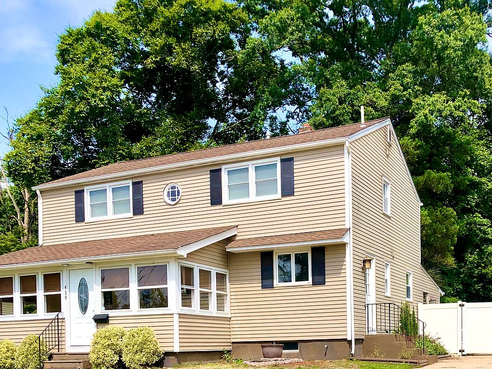 1st image of 439 Independence Dr