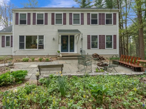 5 Madonna Ln, Clinton Twp., NJ 08801