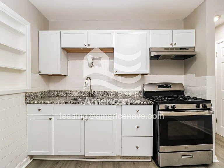 699566_006_kitchen_6.jpg