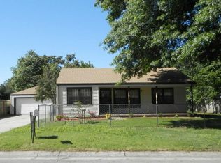 104 E Glenn St, Mulvane, KS 67110