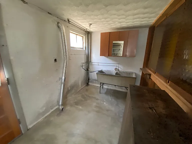 3171 Dickinson Ave — Photo 18