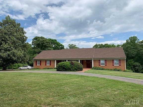 3rd image of 304 Casaloma Dr
