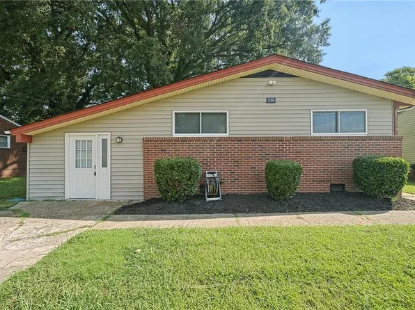 110 Bayhaven Dr, Hampton, VA 23666