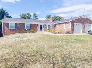 91 Maple St, Patrick Springs, VA 24133