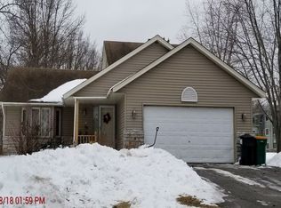 470 Costa Ln, Little Canada, MN 55117