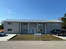 7255 Barragan Rd, Fort Myers, FL