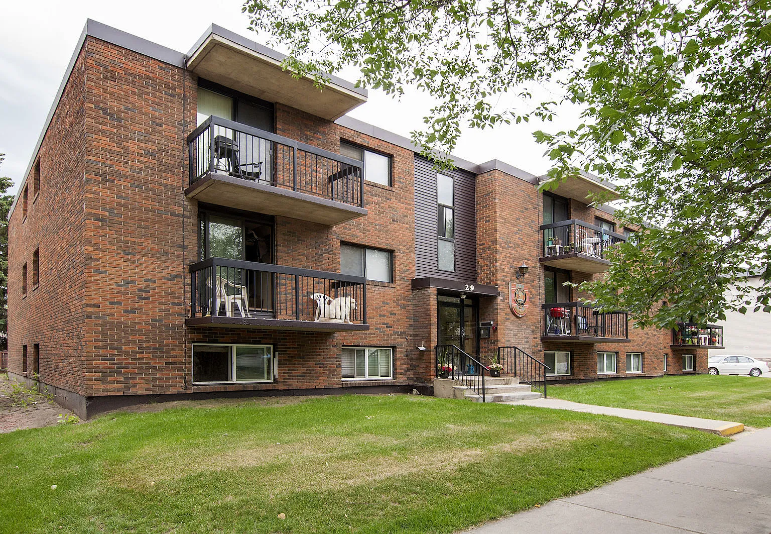 29 on 4th High River — Photo 1