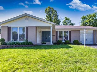 11668 Holly Springs Dr, Saint Louis, MO 63146