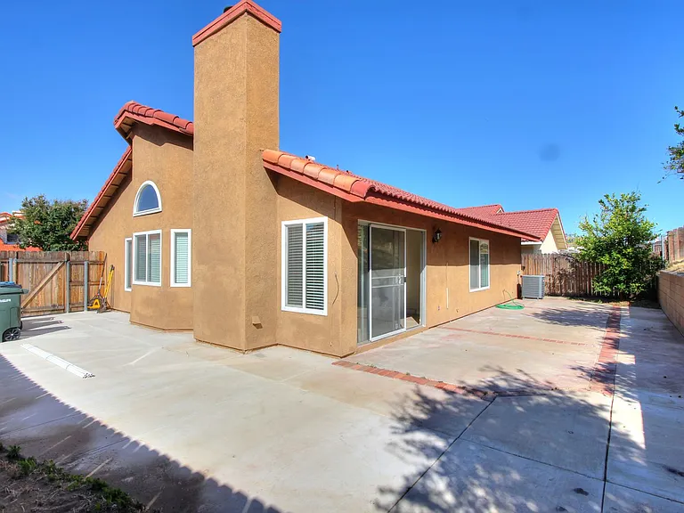 15721 Laguna Ave — Photo 2