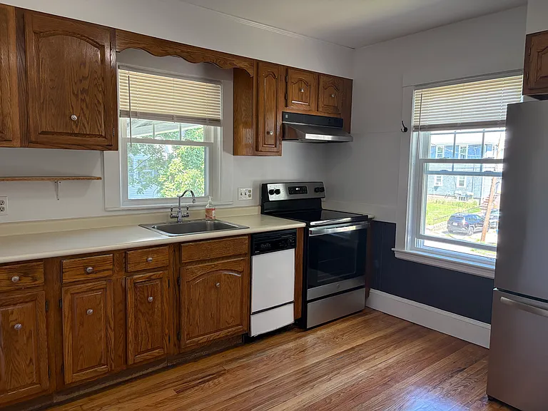 541 School St #2 — Photo 5