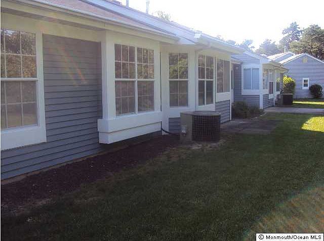 2nd image of 1025 Thornbury Lane #B
