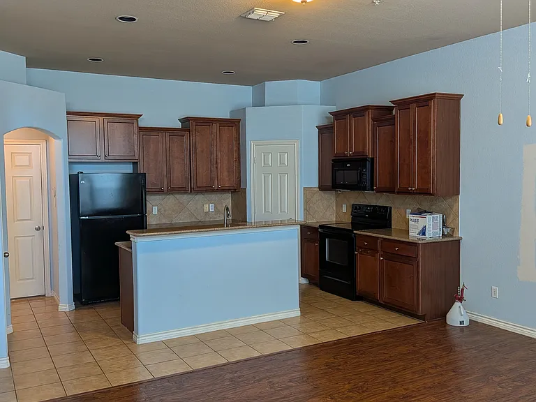 2525 Bonnie Ln — Photo 4