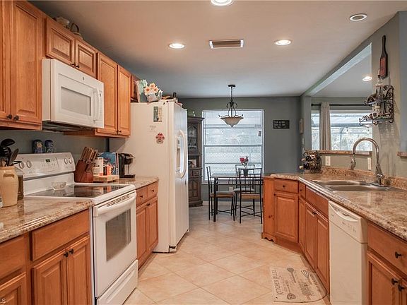 4th image of 17277 Phlox Dr