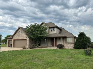 1652 NW Skyline Dr, Butler, MO 64730