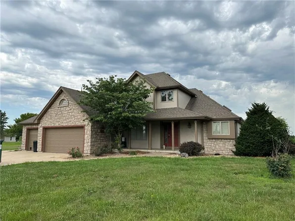 1652 NW Skyline Dr, Butler, MO 64730