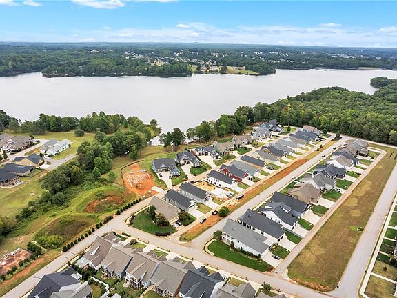 5th image of 516 Coolwater Dr