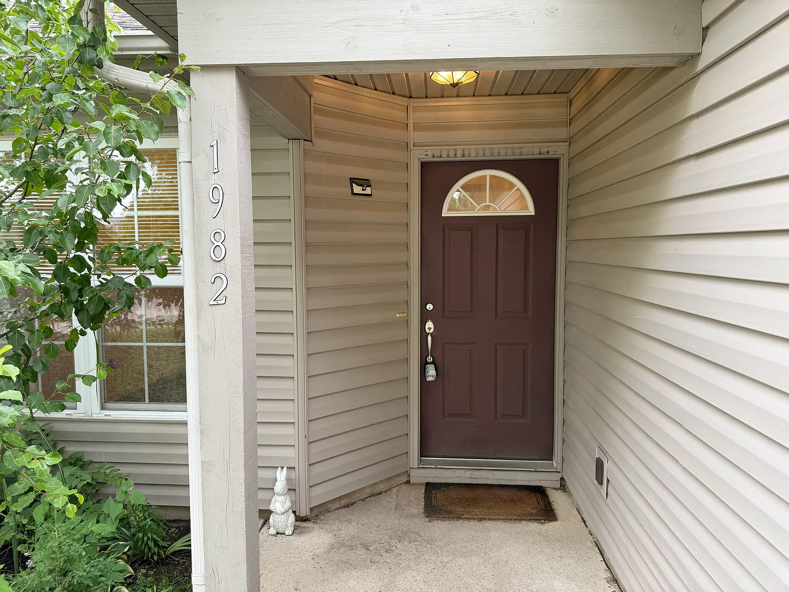 3 bed, 2.5 bath, 1816 sqft, $1,950 — Photo 2