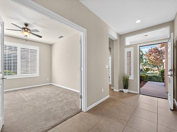 4th image of 412 Saddle Rock Lane