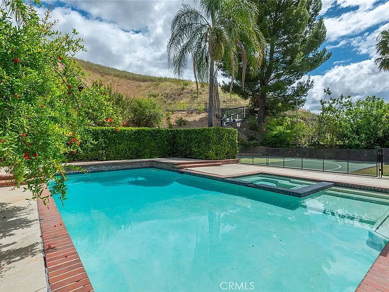 29749 Kimberly Dr — Photo 3