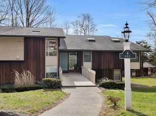 6 Country Squire Dr UNIT G, Cromwell, CT 06416