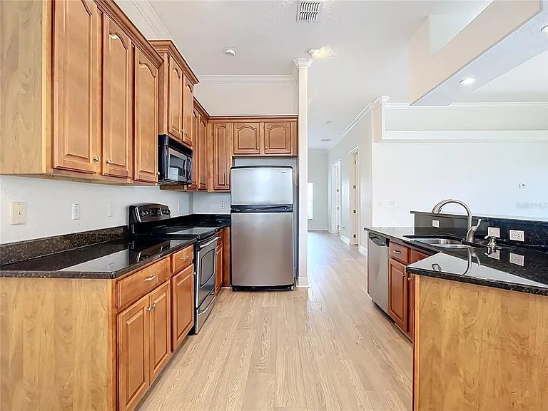 132 Orange Ave — Photo 11