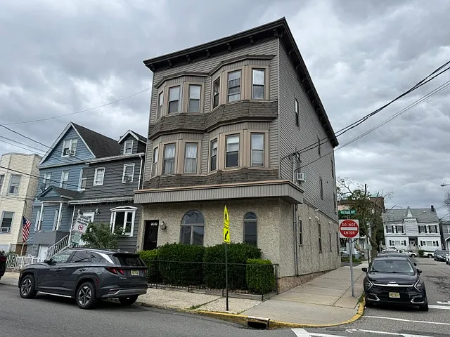 9039 Palisade Ave #3 — Photo 1