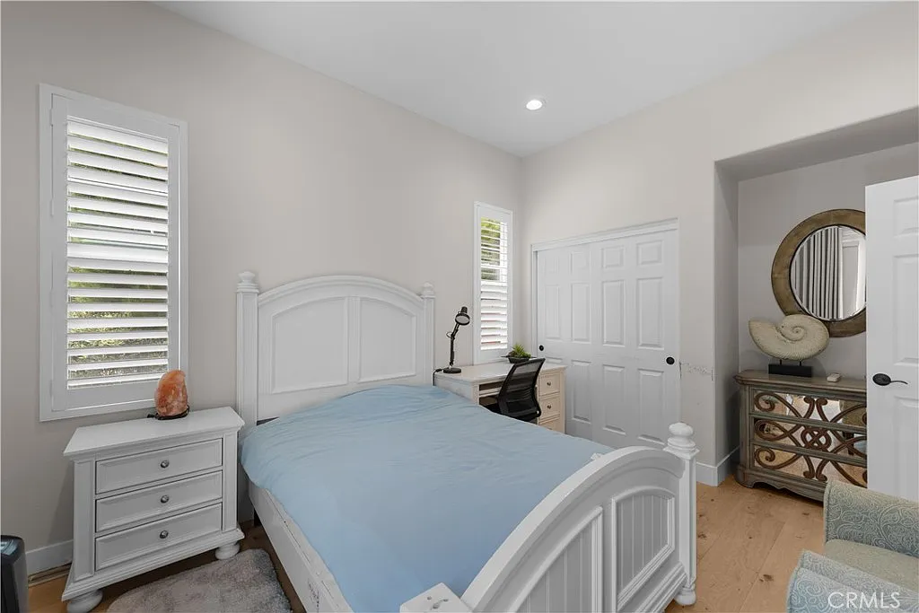 5 bed, 4.5 bath, 4100 sqft, $16,800 — Photo 4