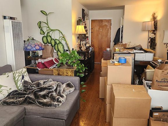 4th image of 3250 Irving St APT 1