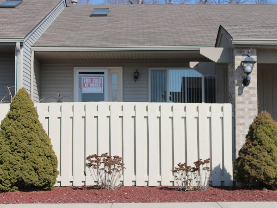 1st image of 25162 Jefferson Ct Unit 5