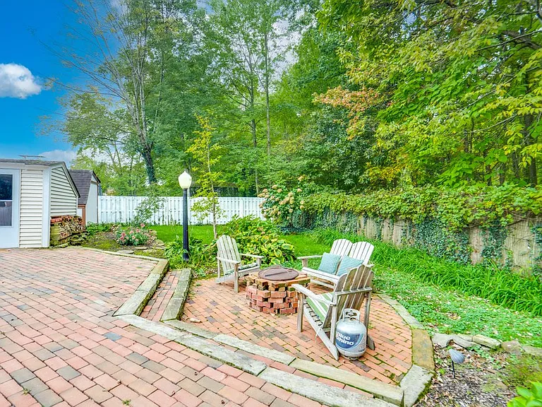 381 Hickory Hill Rd — Photo 23