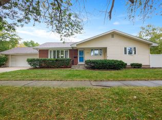 9307 Grace St, Highland, IN 46322