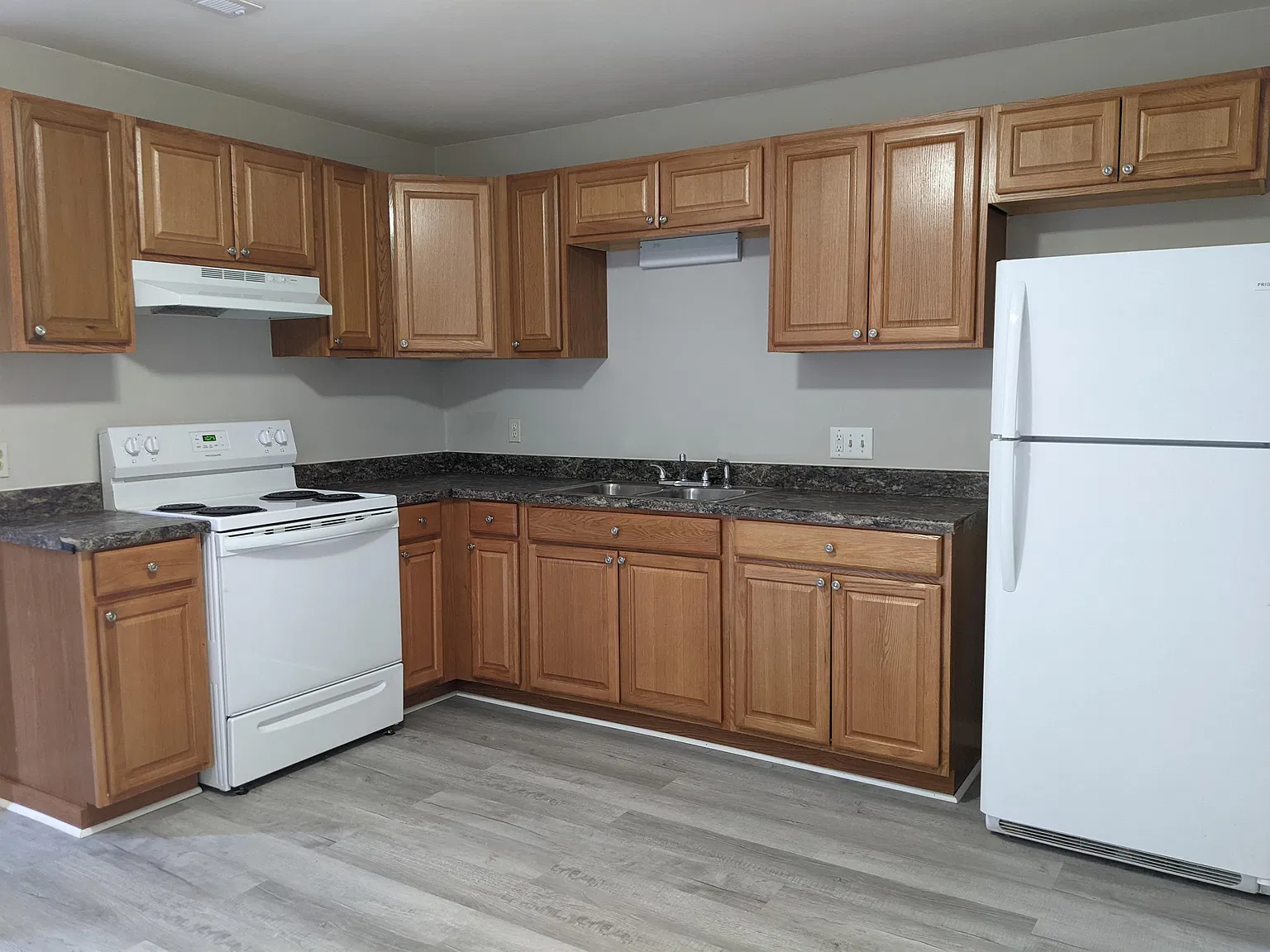 1318 Marne Avenue - D — Photo 2