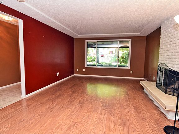 5th image of 1309 NE 103rd Ct