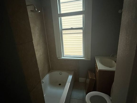 5th image of 113 Chadwick Ave Floor 2