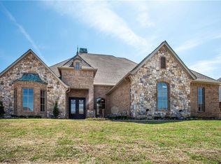2924 Lakeshire Ridge Way, Edmond, OK 73034