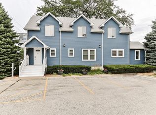 335 W Wise Rd, Schaumburg, IL 60193
