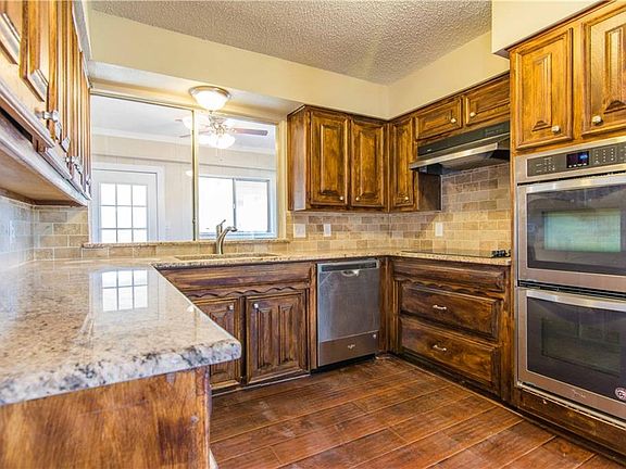 2nd image of 6424 Circleview Dr
