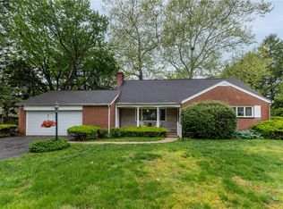 517 Locust Hill Dr, Englewood, OH 45322