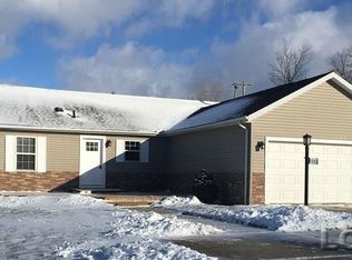 1990 Oak Leaf Dr, Adrian, MI 49221