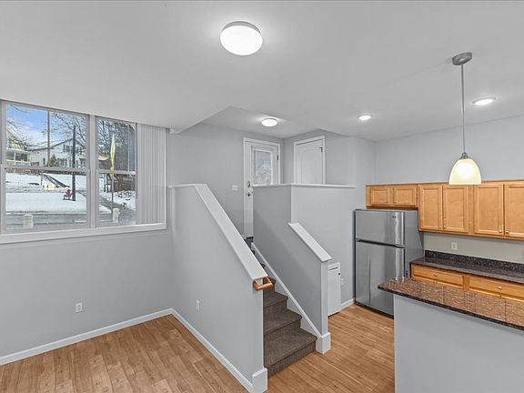 4th image of 50 Barrett St APT 2