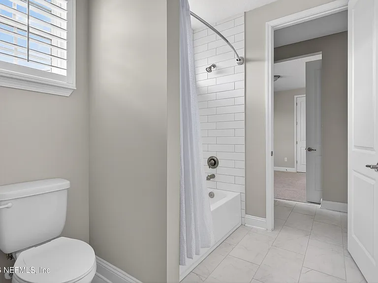 527 Marquesa Cir — Photo 29