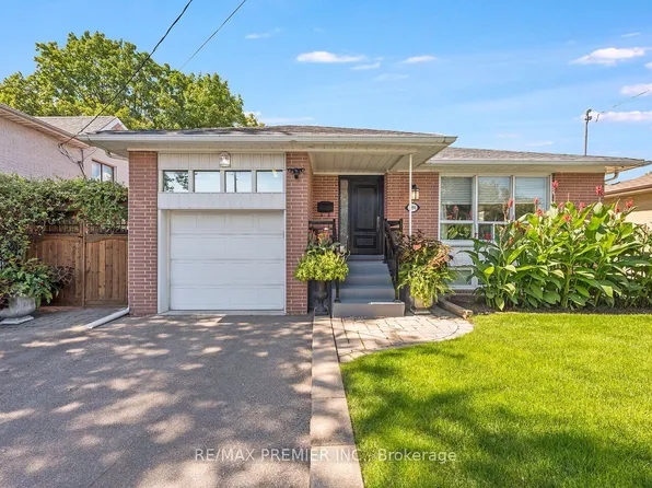 2894 Weston Rd, Toronto, ON M9M 2S5