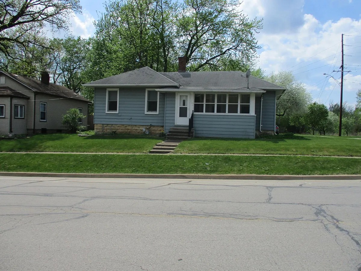 Primary Photo - 616 West Ave