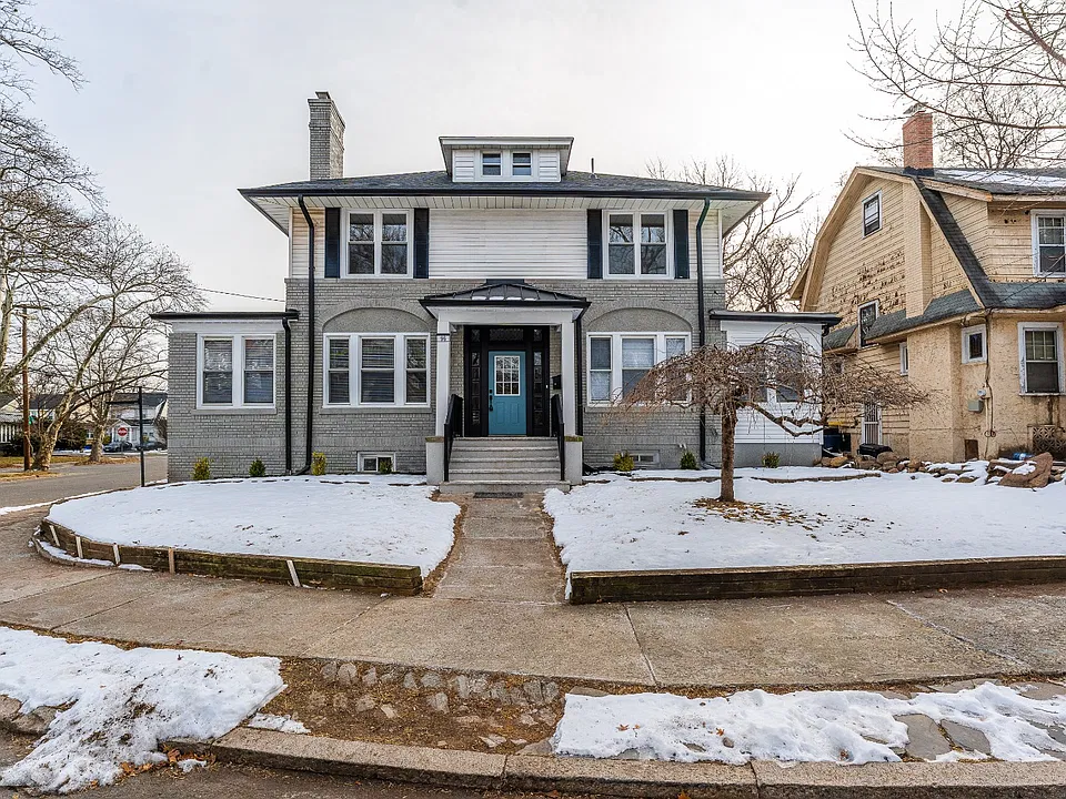 94-96 Montrose St