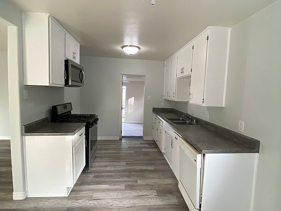 4th image of 600 Warne St