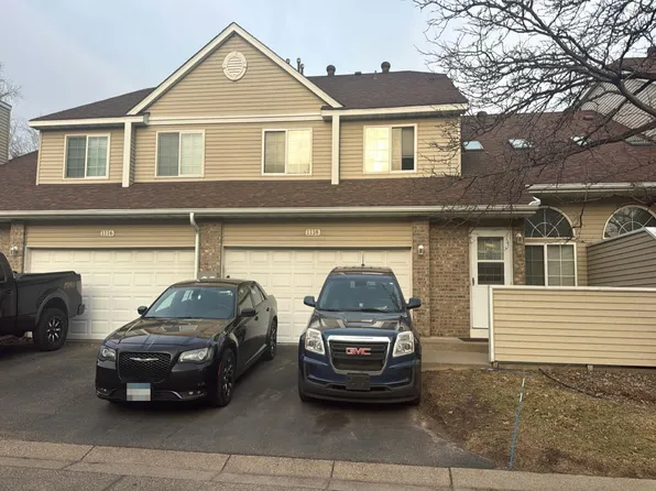 1118 Pecks Woods Dr, New Brighton, MN 55112