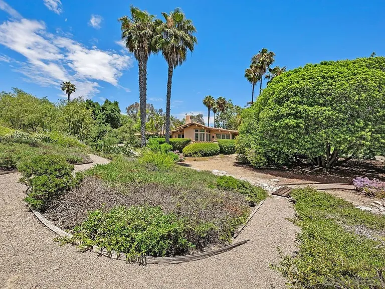 17240 Avenida De Acacias — Photo 46