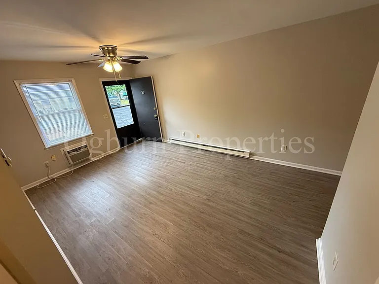 2123 Hollyrood St — Photo 3
