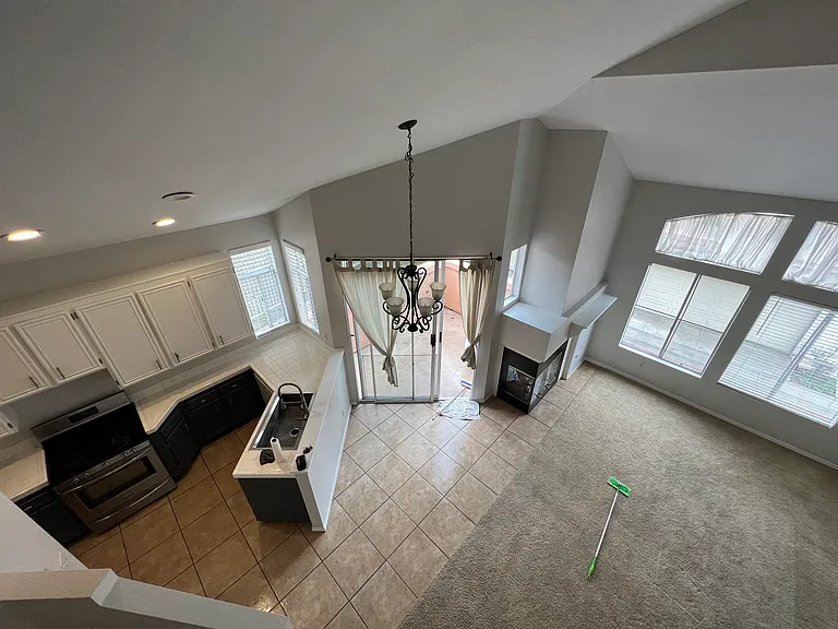 1367 Serena Cir — Photo 4