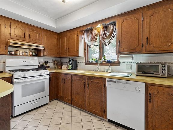 5th image of 26-30 Vine St